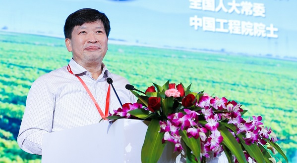 中国科学技术协会副主席、中国工程院副院长、全国人大常委、中国工程院院士邓秀新